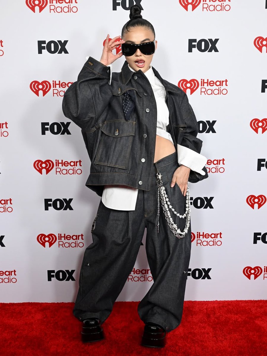 nezaccess's tweet image. Agnez Mo looks extravagant and chic on the red carpet at the 2026’s iHeartRadio Music Awards.

#AGNEZMO #iHeartMusicAwards