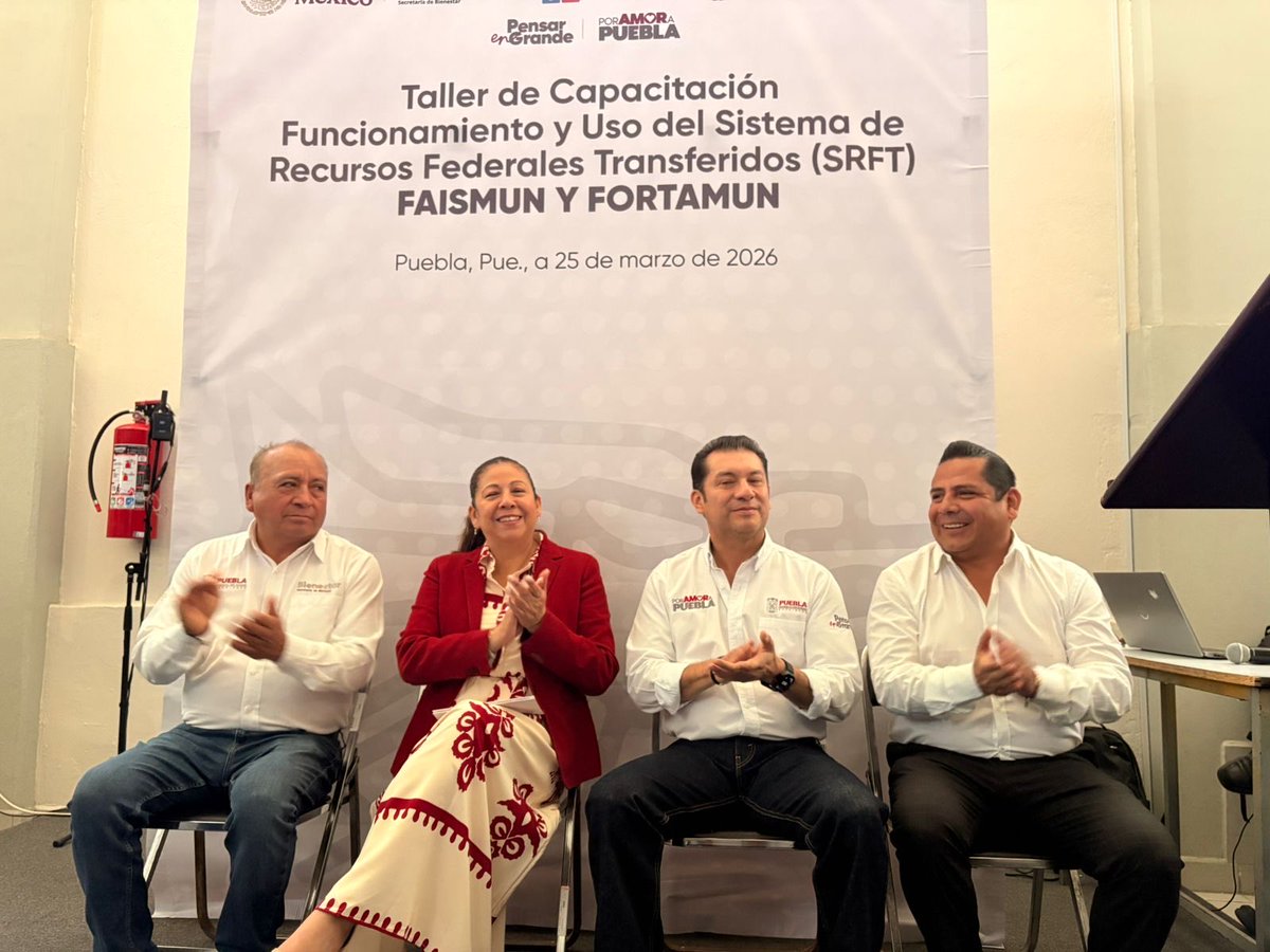 artemisa_laura's tweet photo. 🔎✅ Quien maneja recursos del pueblo, le responde al pueblo.
👥 Capacitamos autoridades de 70 municipios en el correcto uso del #FAISMUN y #FORTAMUN, para reforzar la comprobación trimestral y el manejo eficiente de los recursos federales.
El compromiso es claro, que los recursos sean bien aplicados para todos 🫱🏽🫲🏼.
Con el liderazgo del gobernador @armentapuebla_ y la visión transformadora de la presidenta @Claudiashein , construimos #Bienestar para cada municipio.
#PensarEnGrande 🙌🏼
#PorAmorAPuebla 🫶🏻