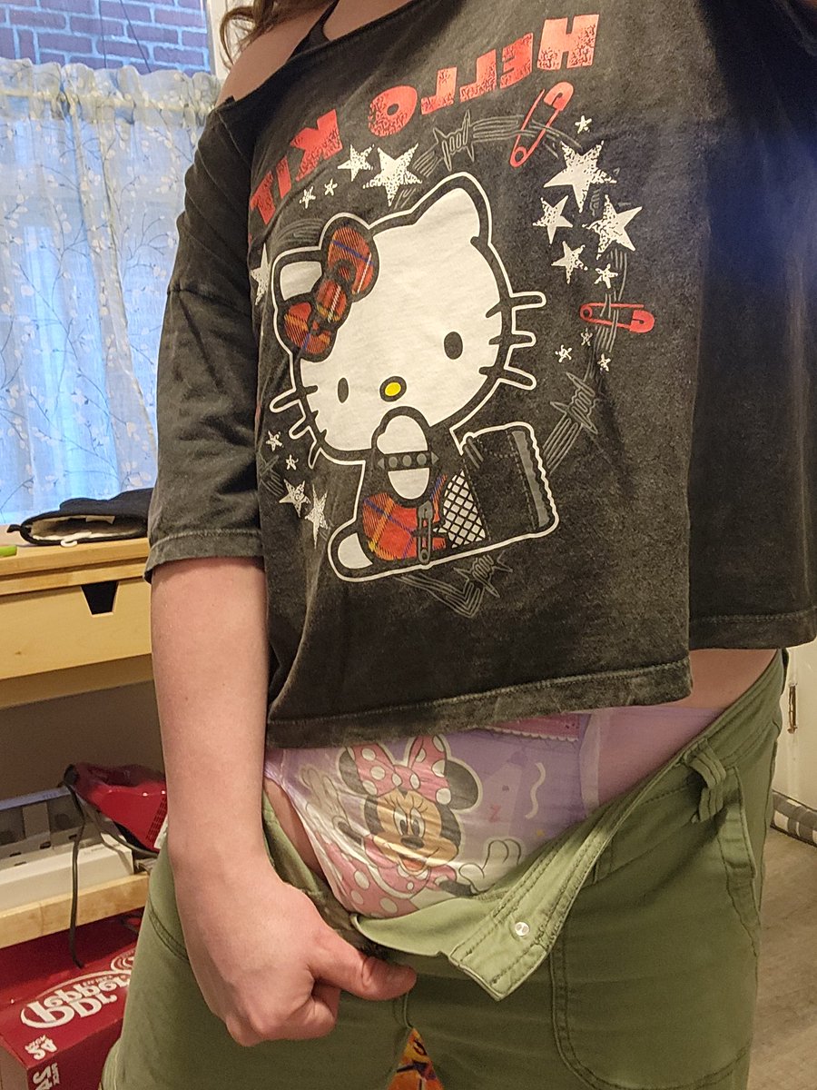 Miss Zoe Ferret tweet media