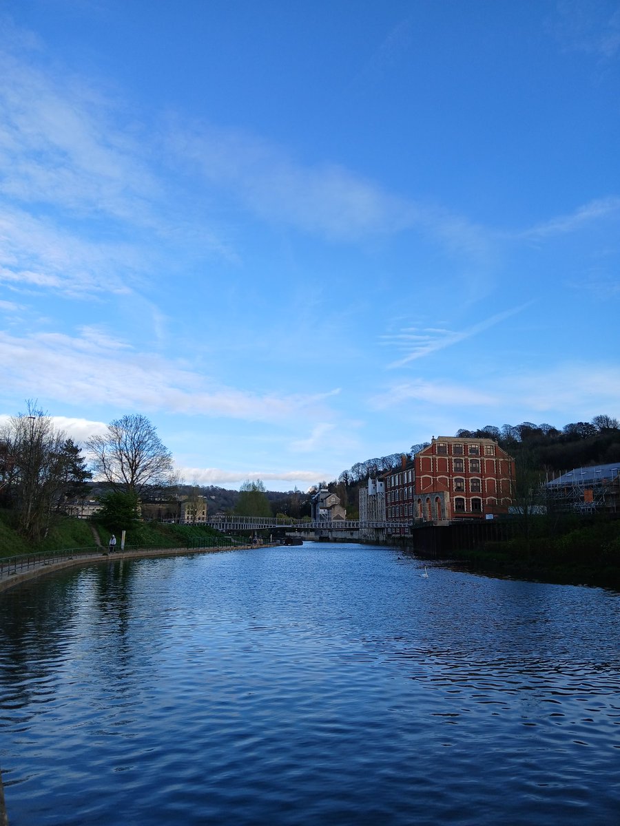 clairywairy88's tweet image. A beautiful sunny ☀️ afternoon at #Bath #Somerset and the #RiverAvon today.x 💙 #MarchSunshine 😎