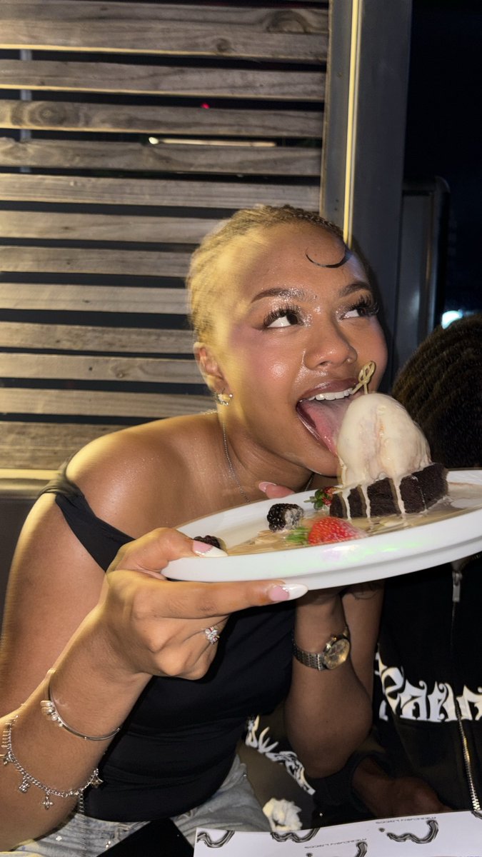 ᦓꪖ᥅ꫀꪀꪖ tweet media