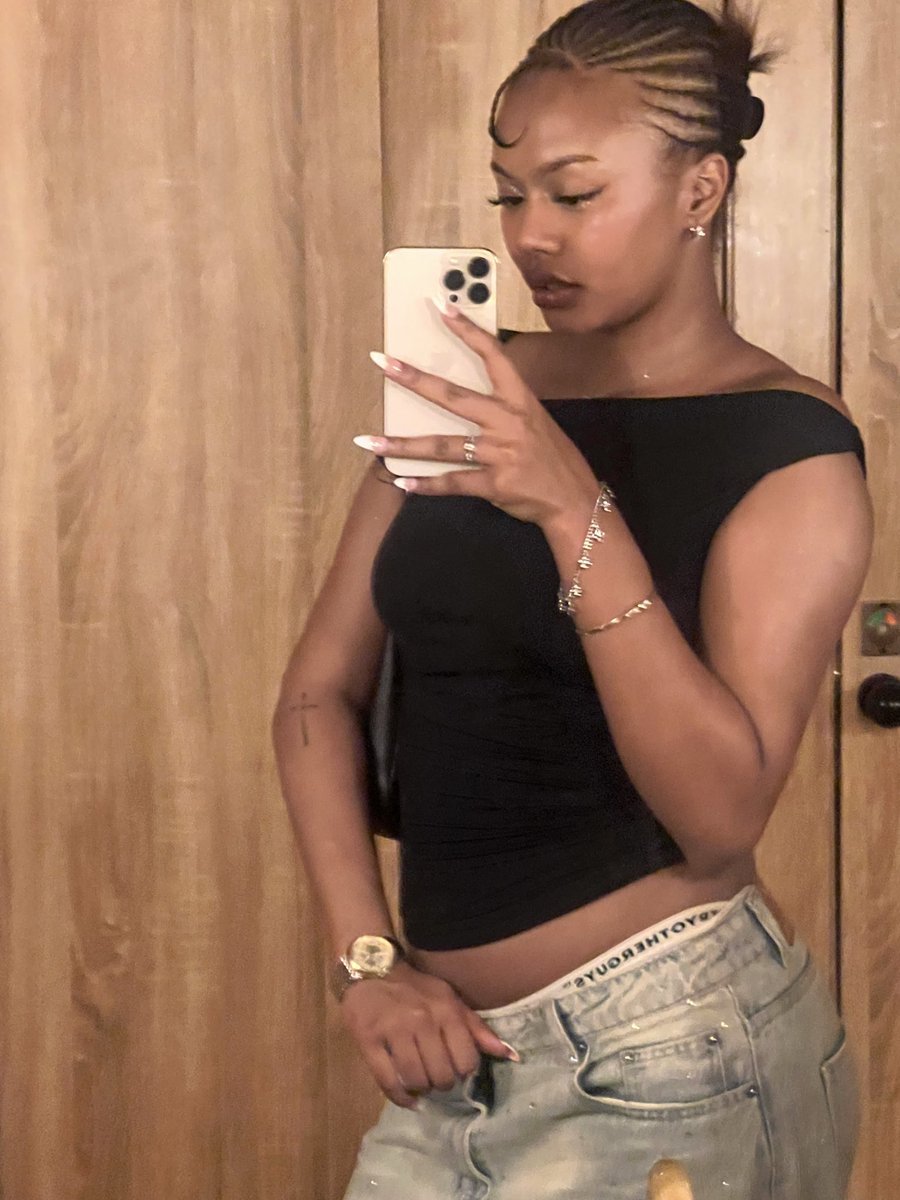 ᦓꪖ᥅ꫀꪀꪖ tweet media