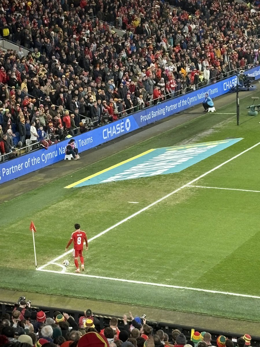 Lloyobwi tweet media