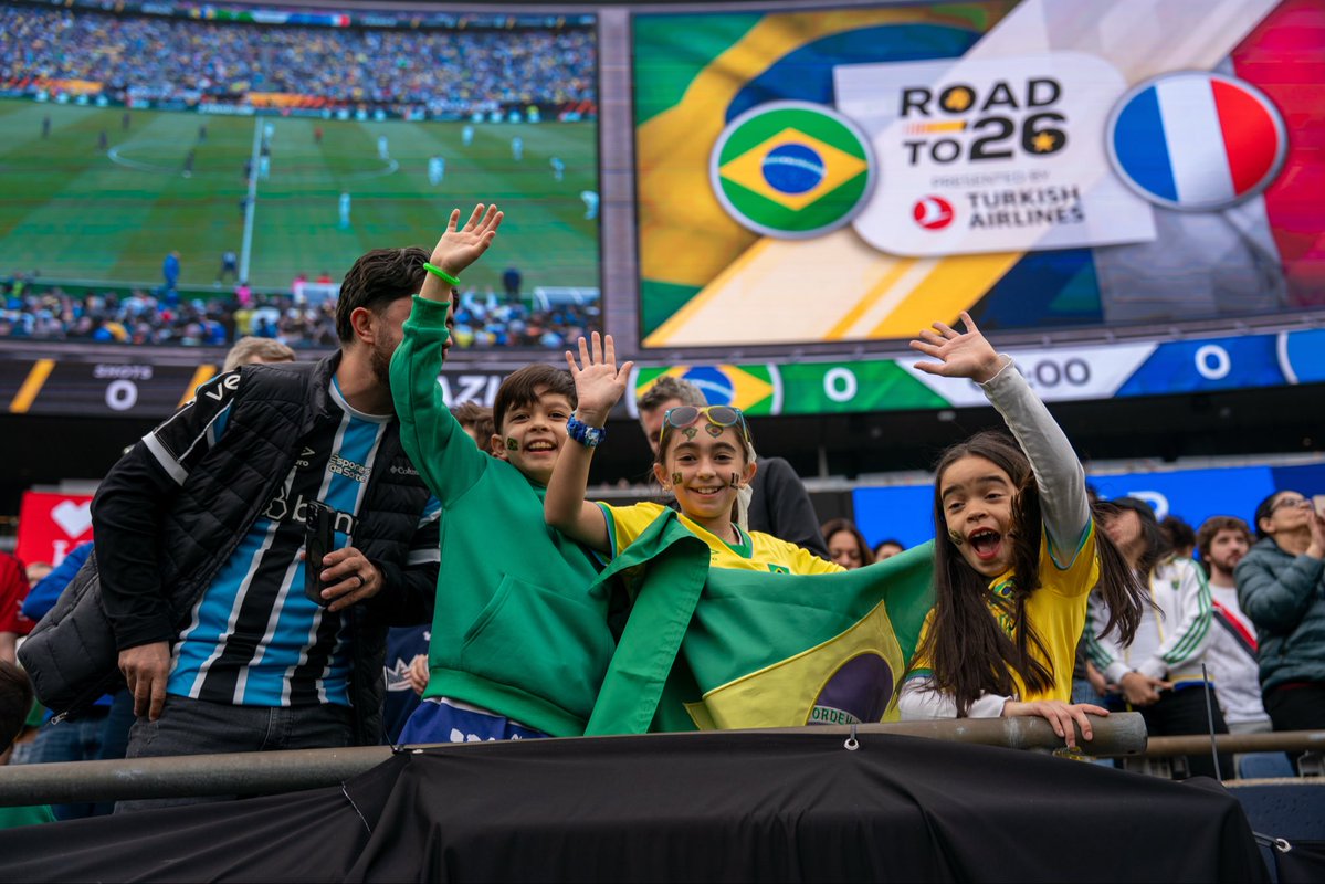 Gillette Stadium tweet media