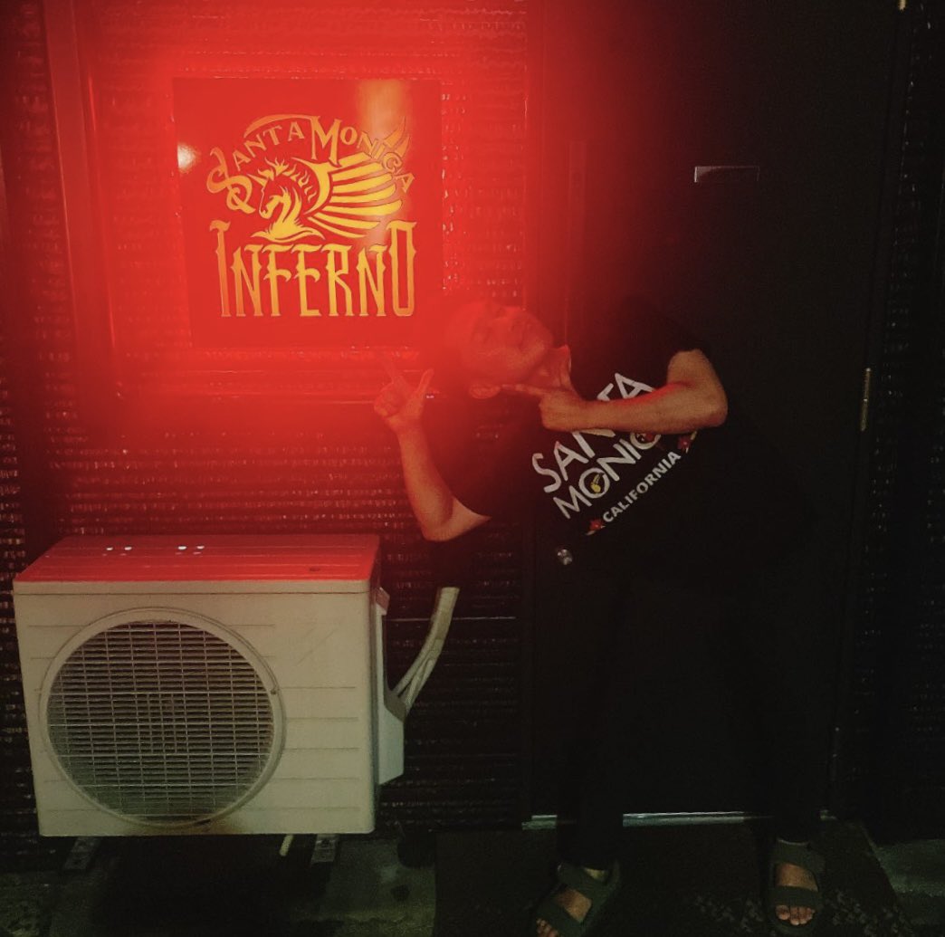 色々ありましたが、そろそろ周年です。

INFERNO 4/17開店 2周年
SANTAMONICA 6/1開業 3周年

これからも宜しくお願いします🙇🏻
