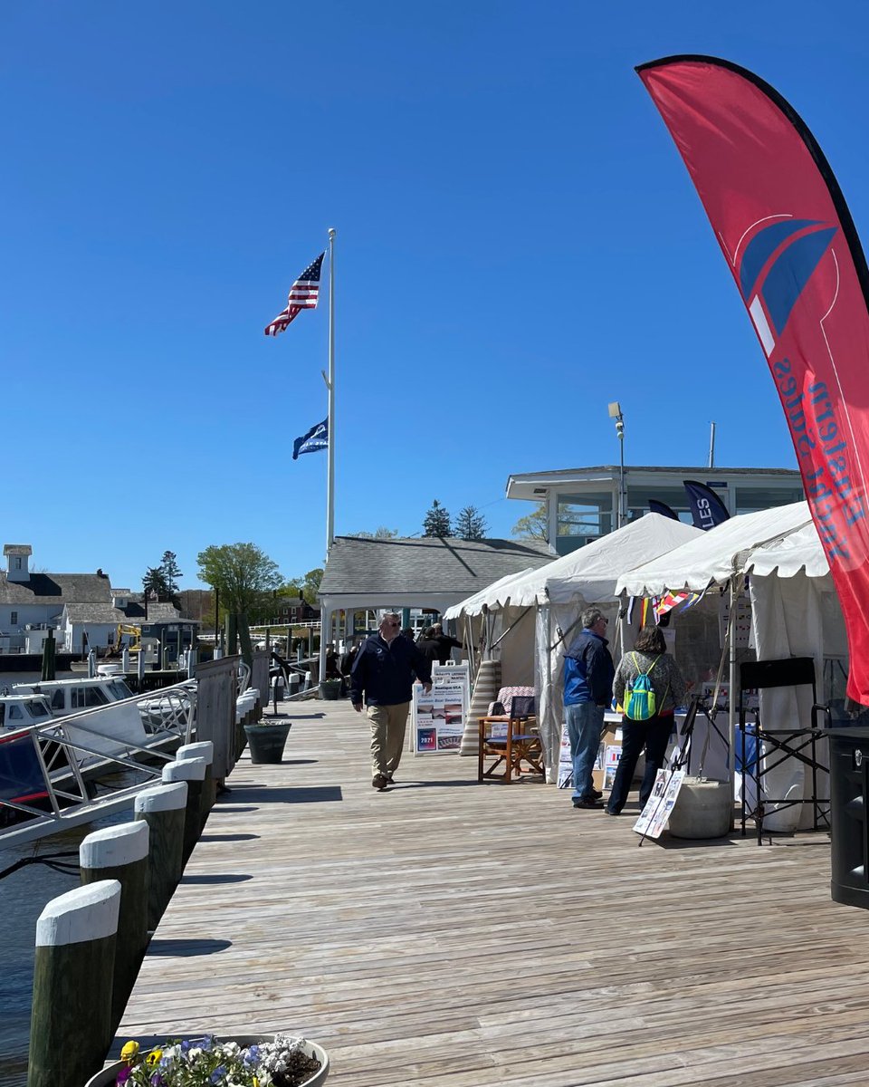 CSpringBoatShow's tweet image. #ThrowbackThursday ⚓

After canceling in 2020, the #CTSpringBoatShow returned in 2021 — and didn’t miss a beat.

A quick rainstorm (and a rainbow 🌈) on Friday gave way to a perfect weekend, welcoming 2,100+ attendees and raising over $20,000 for #SailsUp4Cancer