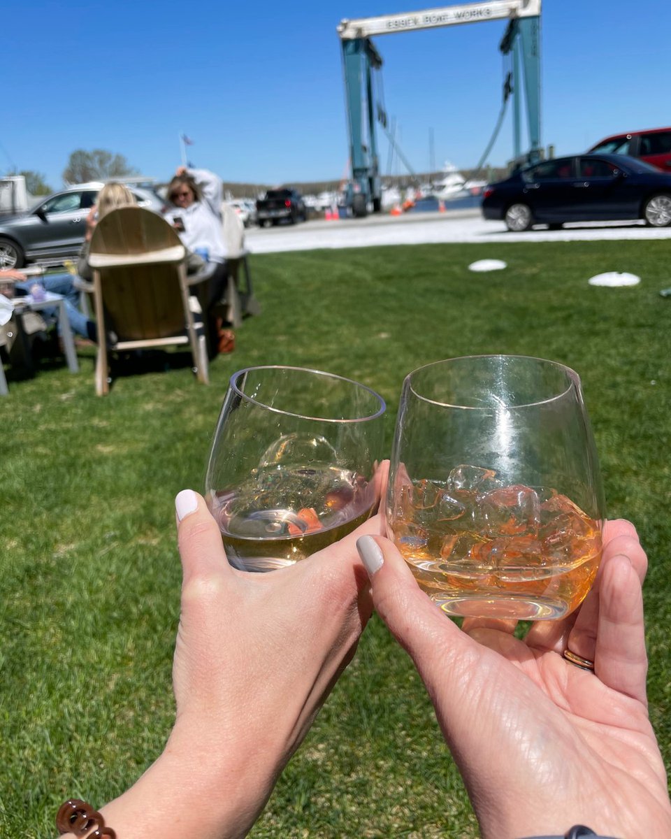CSpringBoatShow's tweet image. #ThrowbackThursday ⚓

After canceling in 2020, the #CTSpringBoatShow returned in 2021 — and didn’t miss a beat.

A quick rainstorm (and a rainbow 🌈) on Friday gave way to a perfect weekend, welcoming 2,100+ attendees and raising over $20,000 for #SailsUp4Cancer