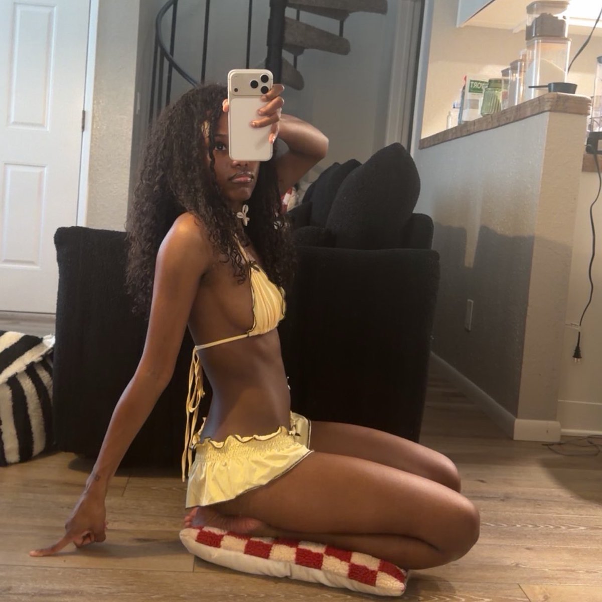 purrrple tweet media