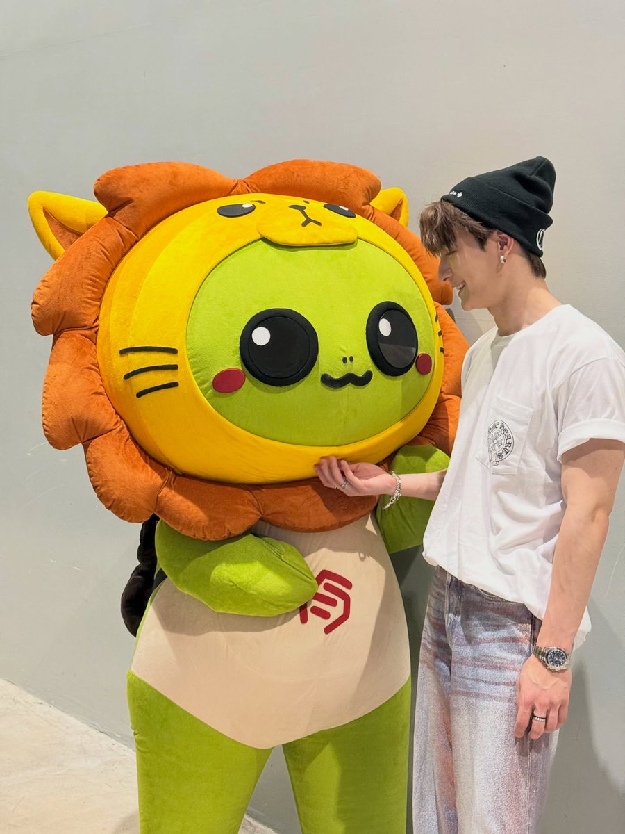 SINGTOFC_TH tweet media