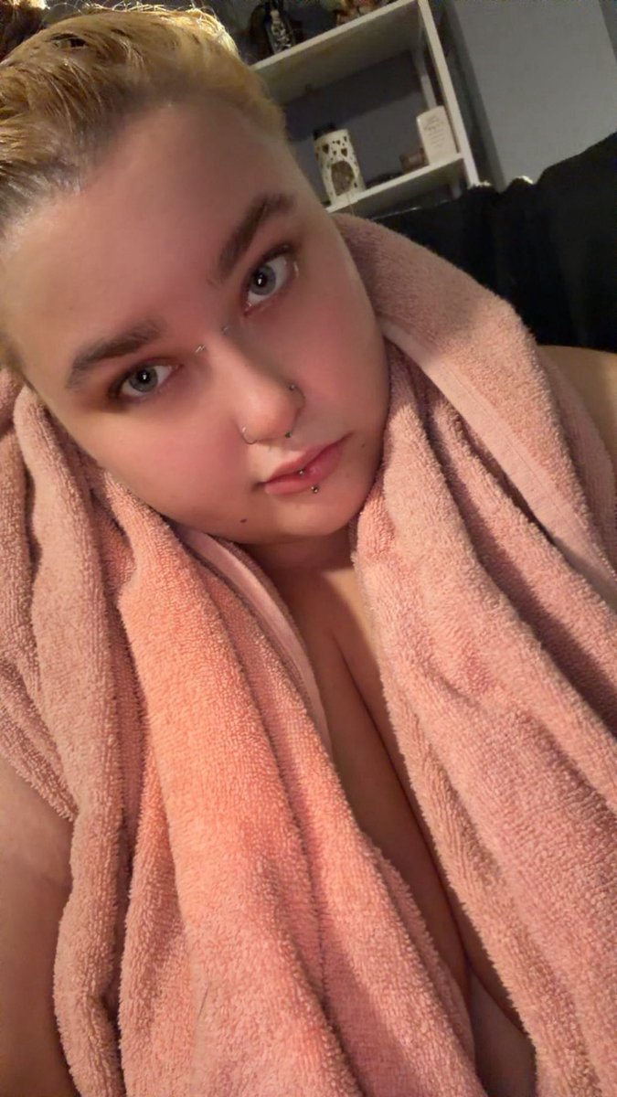 𝓒𝓱𝓾𝓫𝓫𝔂𝓘𝓷𝓴𝓮𝓭𝓖𝓸𝓭𝓭𝓮𝓼𝓼💋April 5th🎉 tweet media