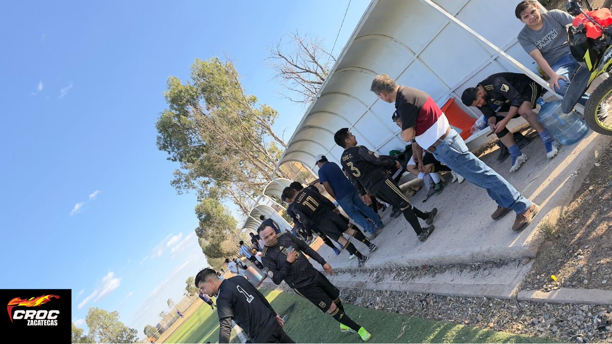 FrocZacatecas's tweet photo. 𝐃𝐄𝐏𝐎𝐑𝐓𝐄
Dentro del plan estratégico nacional de la CROC, la salud integral de los trabajadores es prioridad para el líder nacional @IsaiasGCroc 
Apoyamos al Equipo de Envases y Tapas Modelo en la liga industrial de Calera.
#transformandoelsindicalismoenmexico https://t.co/ZcHJrpjVl9