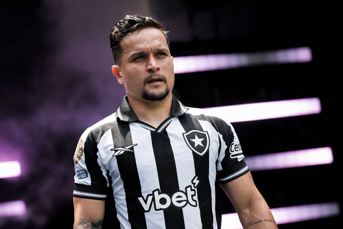 Felipe Oliveira tweet media