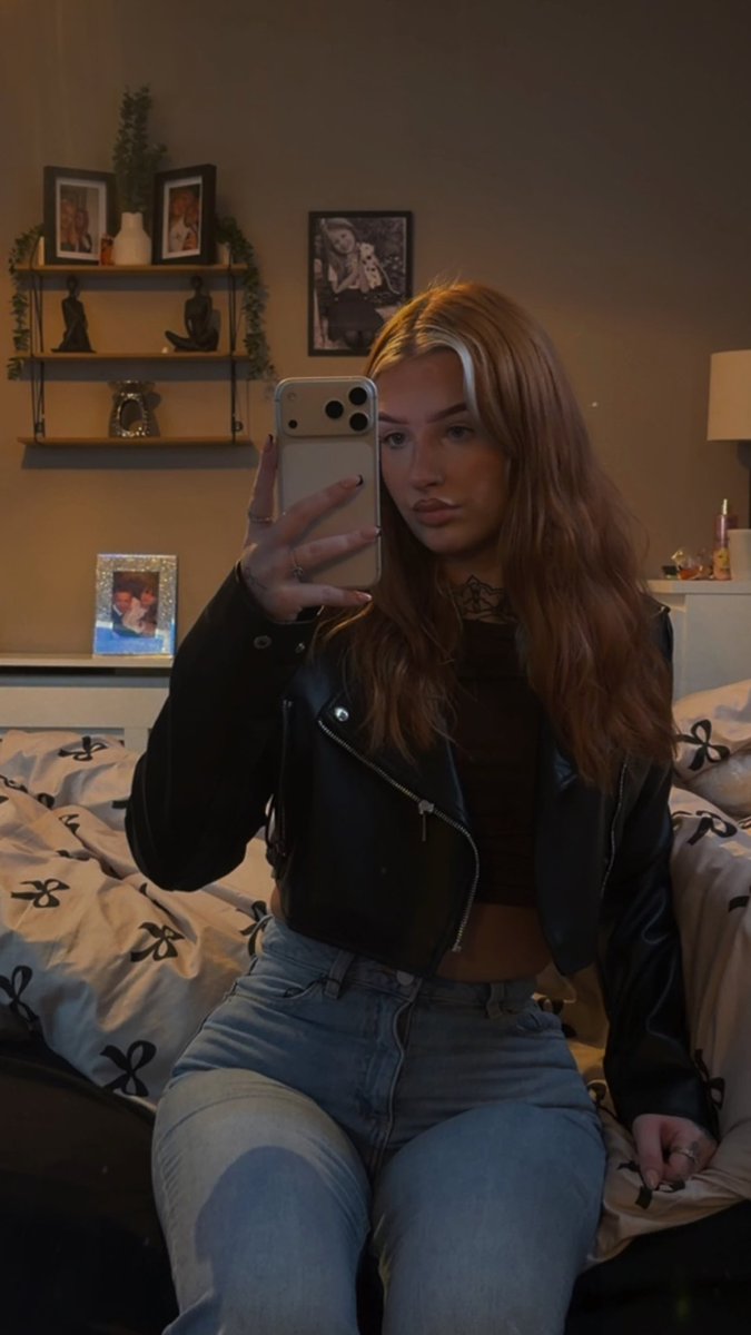 Goddess Lauren tweet media