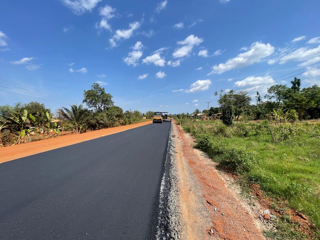 cdzas's tweet image. Laying of asphaltic binder on Rehabilitation of Kpetoe - Ave Afiadenyigba Road Lot 7 (km
51.6-62.6).