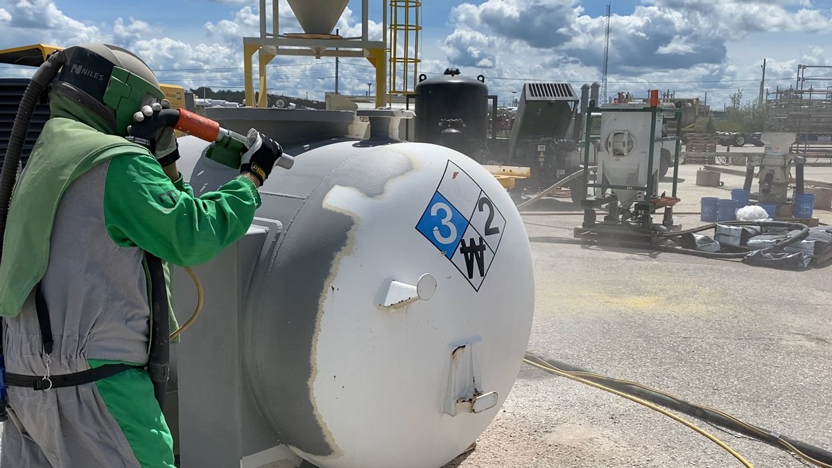 spongejet's tweet photo. Uniquely suited for outdoor work, Sponge-Jet offers a low-dust, low-rebound method of abrasive blasting.  Sponge Blasting keeps dust under control, protects surrounding areas, and lets your team work efficiently and safely.

Learn more here: https://t.co/4FjNPPWmDZ https://t.co/DLidqNL9Xl