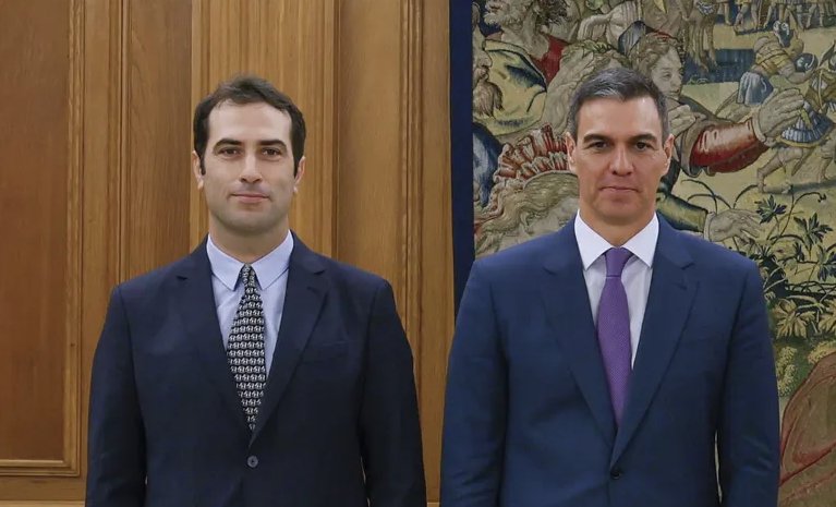 joserhote's tweet photo. ¡¡¡ÚLTIMA HORA!!! Pedro Sánchez confirma que a partir de ahora hará lo que le pida el Cuerpo.
#Gobierno #España #Política #Vicepresidente #CarlosCuerpo https://t.co/ER9G7BEup8