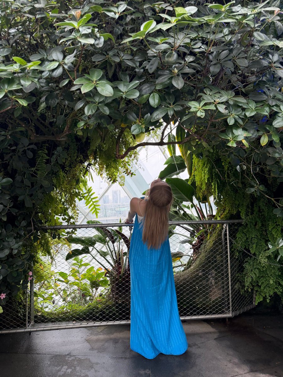 not me acting like I just discovered a whole new world when it’s literally just me touching grass for once.