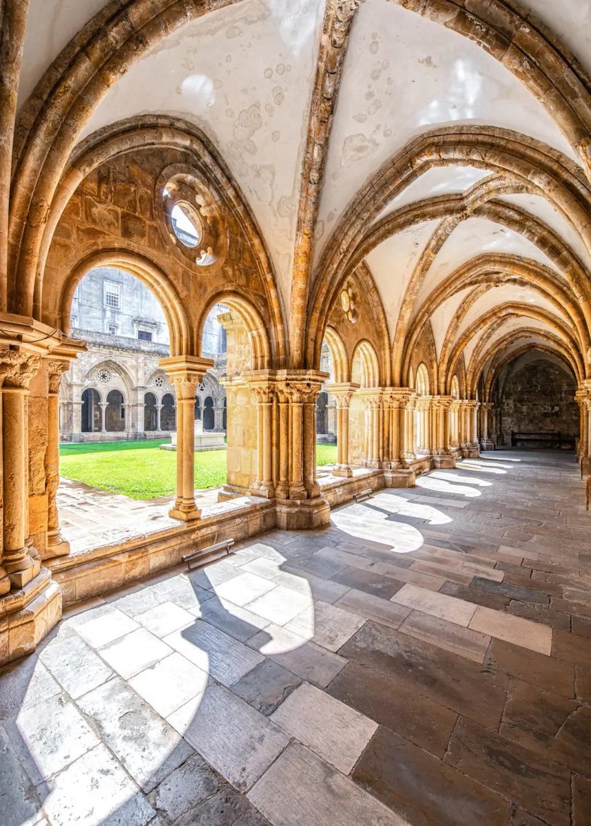 alentejo_1970's tweet image. #Coimbra tem mesmo tudo: o Jardim Botânico da Universidade de Coimbra ou os jardins românticos da Quinta das Lágrimas, que testemunharam o amor eterno de Dom Pedro e Inês de Castro; igrejas imponentes; museus fascinantes; cafés históricos.