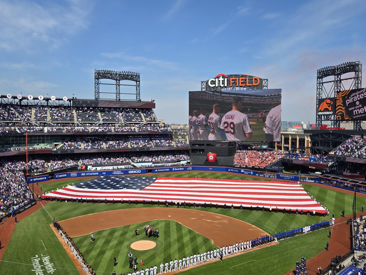 Melissa von der Heide tweet media