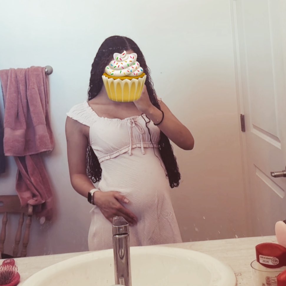 kokomotion's tweet photo. I’m ready for this baby to come out. I know he still needs to cook but phew. https://t.co/Pzg0xhOZn6