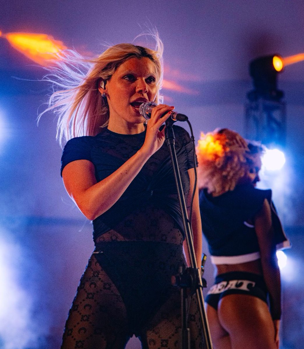 clubeoglobo's tweet photo. 🎤 Duda Beat traz a turnê “Tara &amp; Delírio” para o @CircoVoador! Uma mistura irresistível do novo disco com seus maiores sucessos.

🎟️ Assinante O GLOBO tem 50% OFF em até 2 ingressos!

📆 Sexta, 27/03, na Lapa.Garanta o seu: 👉 https://t.co/OVpVjGuMue #DudaBeat #CircoVoador https://t.co/gefgR9nqfl
