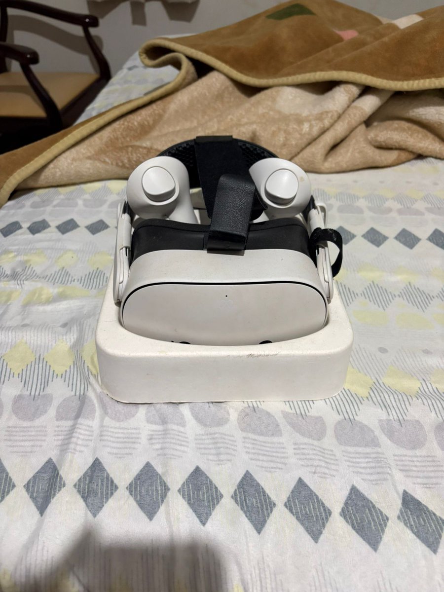 zaiyn_z's tweet photo. VENDO QUEST 3S + BOBO VR
https://t.co/bVGyF3J5DD? https://t.co/Zw8U9UzljU