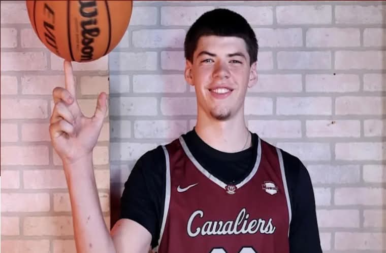 OHSFBMedia's tweet photo. Walsh Cavaliers player and former Louisville Leopard Basketball standout @BraydenGross2 has entered the transfer portal, as reported by @nilsonsports. 

Gross has a scheduled visit on March 28 at @GoHuskiesMBB and interest from Akron, Chattanooga, Mercyhurst and Southern Mississippi. 

He has 3-years of eligibility remaining.
