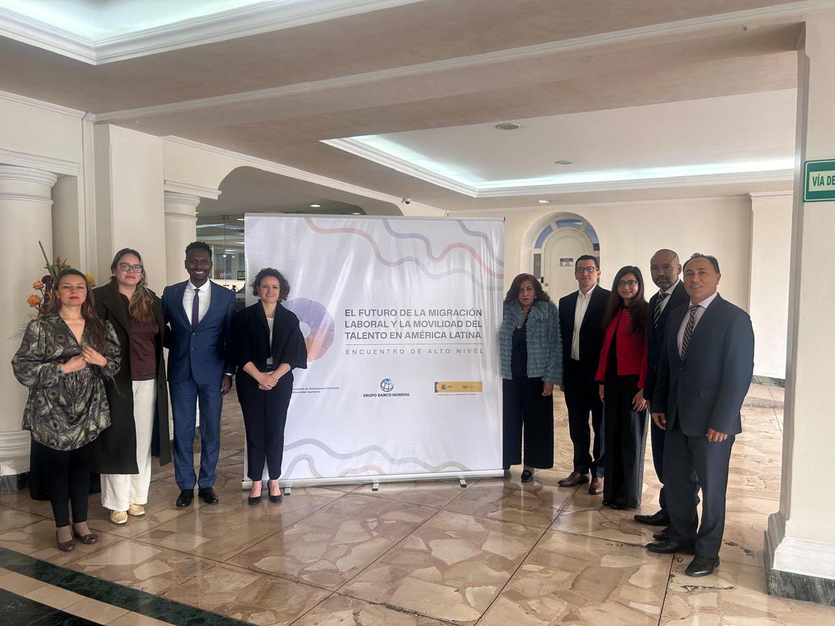 ServiciodEmpleo's tweet photo. Colombia participó en Ecuador en un diálogo con España, República Dominicana y el Banco Mundial sobre migración laboral y movilidad de talento en América Latina.

Un espacio para construir alianzas, y avanzar hacia oportunidades laborales más seguras, ordenadas e inclusivas. https://t.co/cRcqGdgwM8