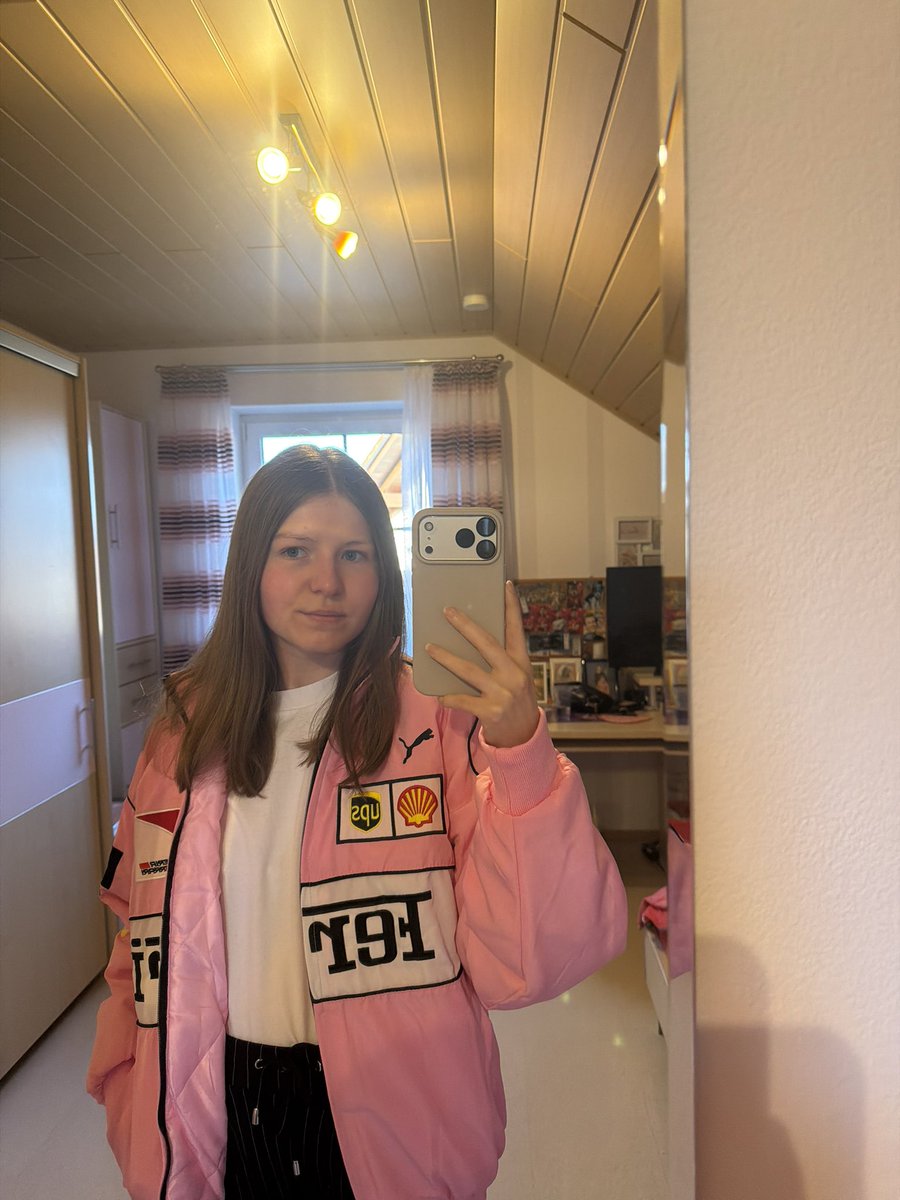 annalena ੈ✩‧₊˚ tweet media