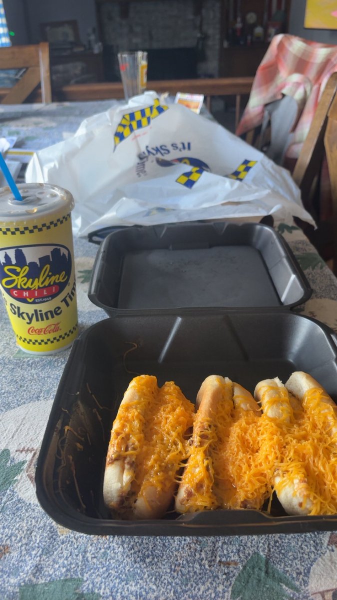 JohnB22UL's tweet image. The only, PROPER way to celebrate Reds Opening day #ItsSkylineTime #SkylineChili #Reds #openingday  @SirBoywonder513 @HarryFromCBus @NotWaltJocketty