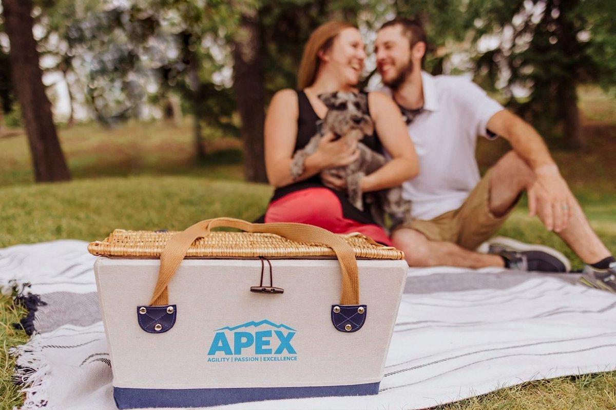 iPromo's tweet photo. You've got the logo, we've got the swag. Custom promotional items and corporate gifts for every occasion and every budget. Call us today to get started! https://t.co/F6z1DNnRDR #earbuds #picnicbaskets #totes #pouches https://t.co/pLhm5GN7Gi