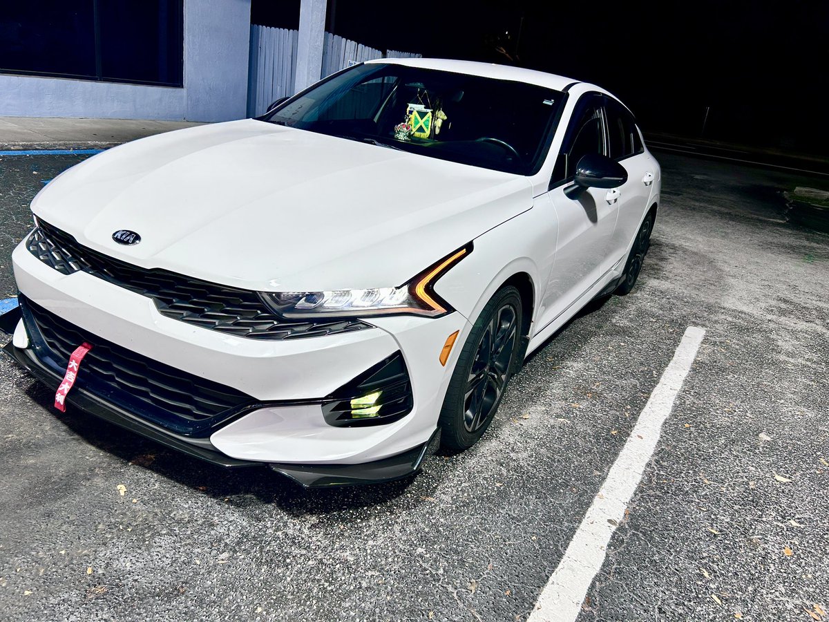 Willy Flee tweet media