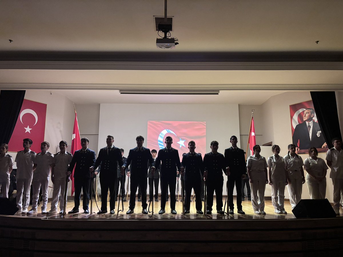 Ahidenizcilik's tweet photo. 18 Mart Çanakkale Zaferi Oratoryo ve Tiyatro Programımız 🇹🇷
Pusulamız daima tarihimizden aldığımız ilhamla yön bulacaktır. ⚓️
#18Mart #ÇanakkaleZaferi #ÇanakkaleGeçilmez #Denizcilik
@RizeMem53 @RizeVali
@CayeliMem @cayelikaymakam
@RTErdogan @Yusuf__Tekin @tcmeb https://t.co/JeO3ciuIXK