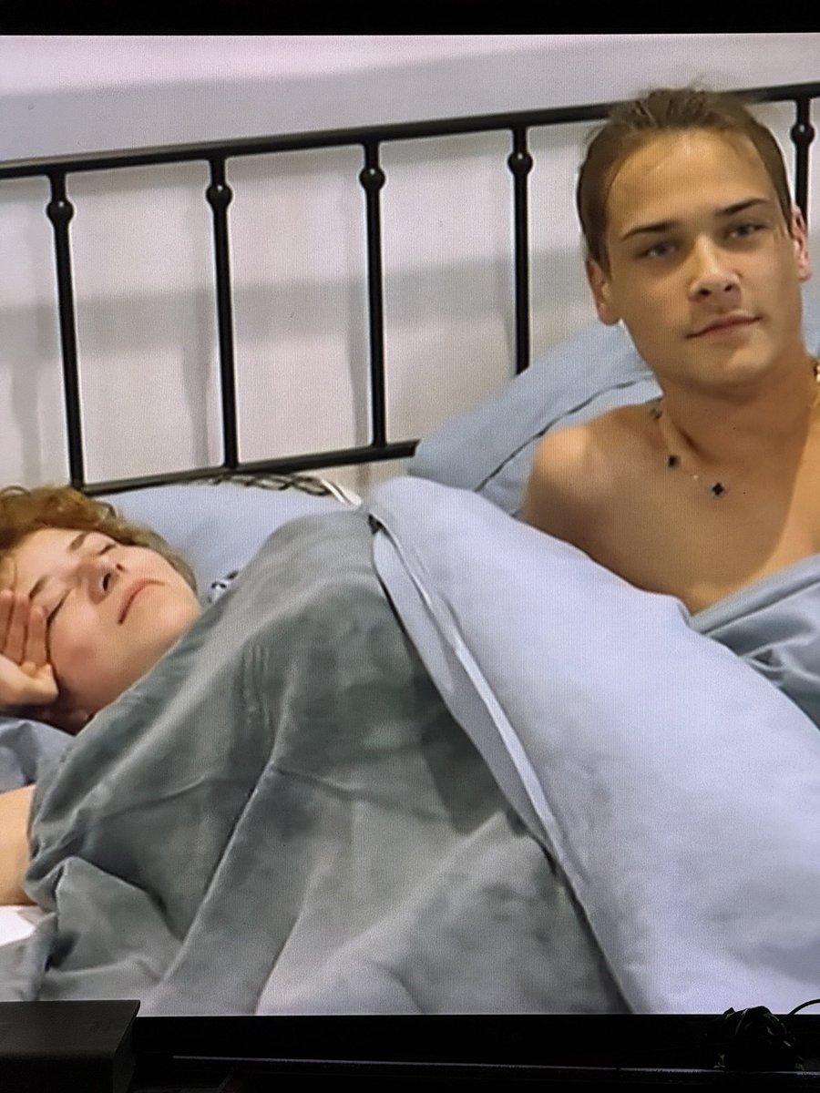 lindsamydelrey tweet media