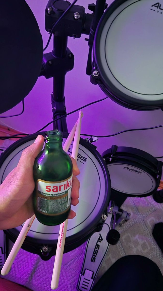 isotball tweet media