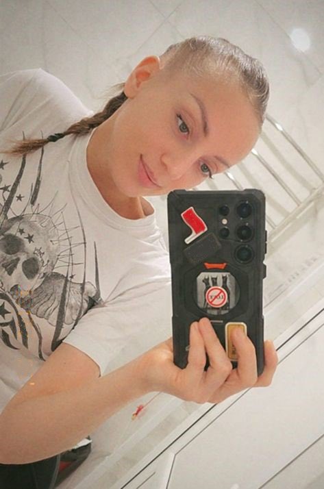 стасік tweet media