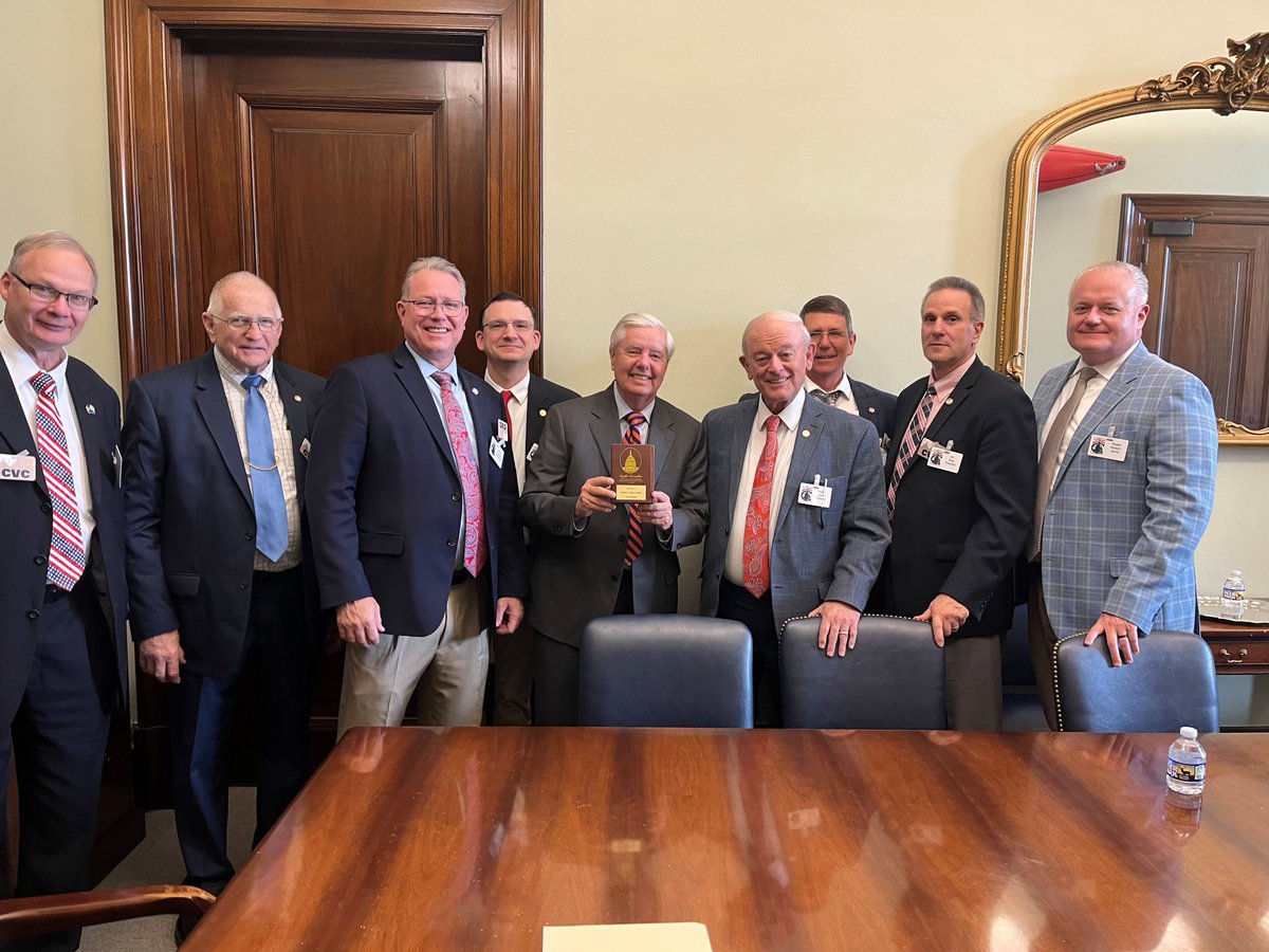 Lindsey Graham tweet media