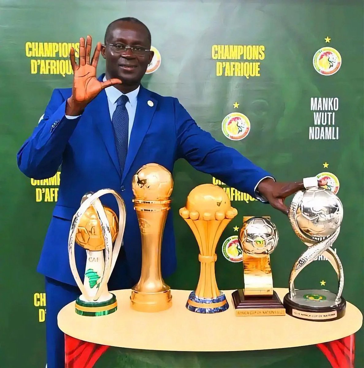 𝑺𝑬𝒀𝑫𝑰𝑵𝑨 tweet media