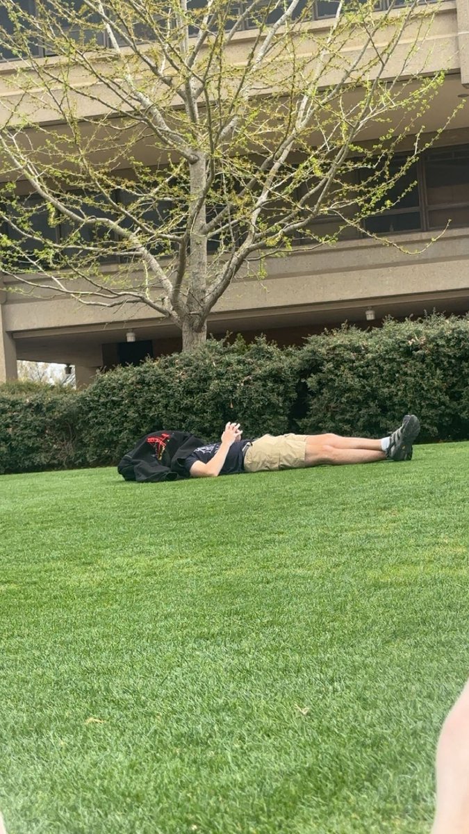 DerekTheGoon's tweet photo. Guy definitely has a hog and rips bag #zen https://t.co/UWb0hNRaDR