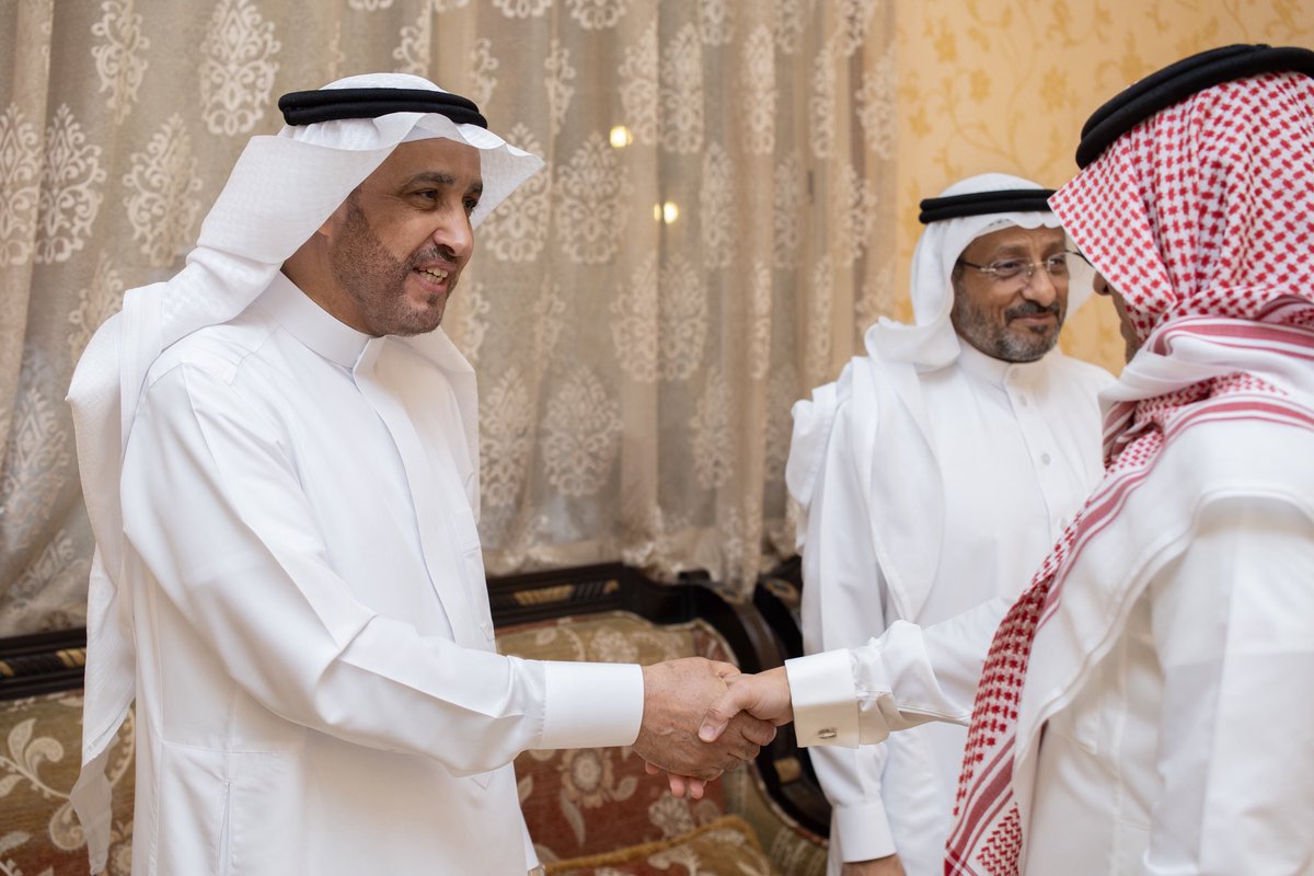 alismail_family's tweet photo. | حفل معايدة عيد الفطر المبارك ١٤٤٧هـ | 

في كل عيد نلتقي لنكتب فصلاً جديدًا من المحبة، وتحتضننا لحظات القرب، فيغدو اجتماع الأسرة في عيد الفطر المبارك لوحةً مضيئةً بالتواصل، تنبض دفئًا وتفيض تراحمًا https://t.co/IeGHglAkaM