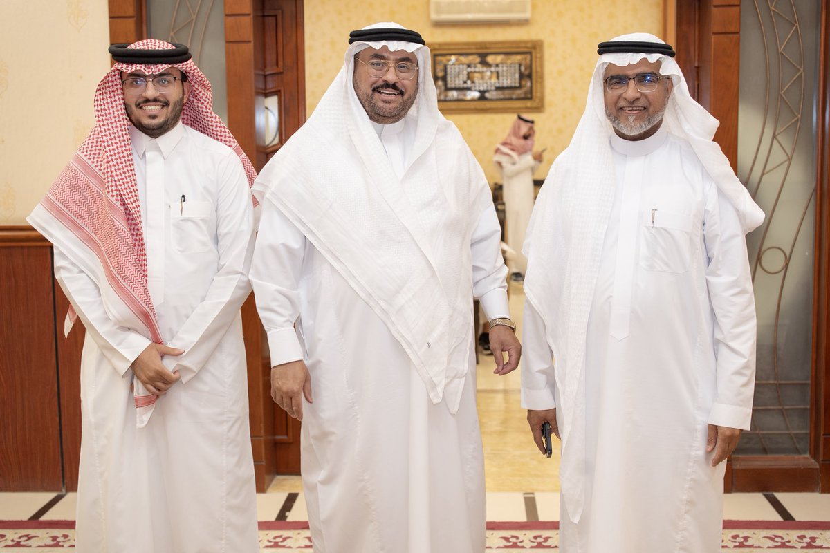 alismail_family's tweet photo. | حفل معايدة عيد الفطر المبارك ١٤٤٧هـ | 

في كل عيد نلتقي لنكتب فصلاً جديدًا من المحبة، وتحتضننا لحظات القرب، فيغدو اجتماع الأسرة في عيد الفطر المبارك لوحةً مضيئةً بالتواصل، تنبض دفئًا وتفيض تراحمًا https://t.co/IeGHglAkaM
