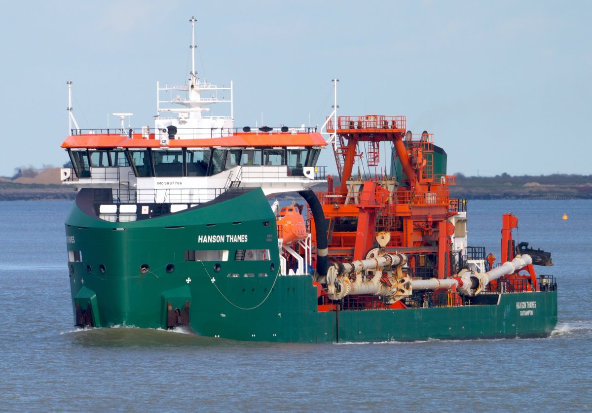 FraserG32883664's tweet photo. Dredger Hanson Thames, inbound with her cargo of aggregate. #HansonThames #HopperDredgers #Dredgers #Dredger #HopperDredger #Maritime #Shipping #MarineAggregateDredger #AggBusiness #AggregatesNews #ShipsInPics #Shipspotting #Ship #WorkingRiver #RiverThames #Thames https://t.co/TtjGoa4Ppn