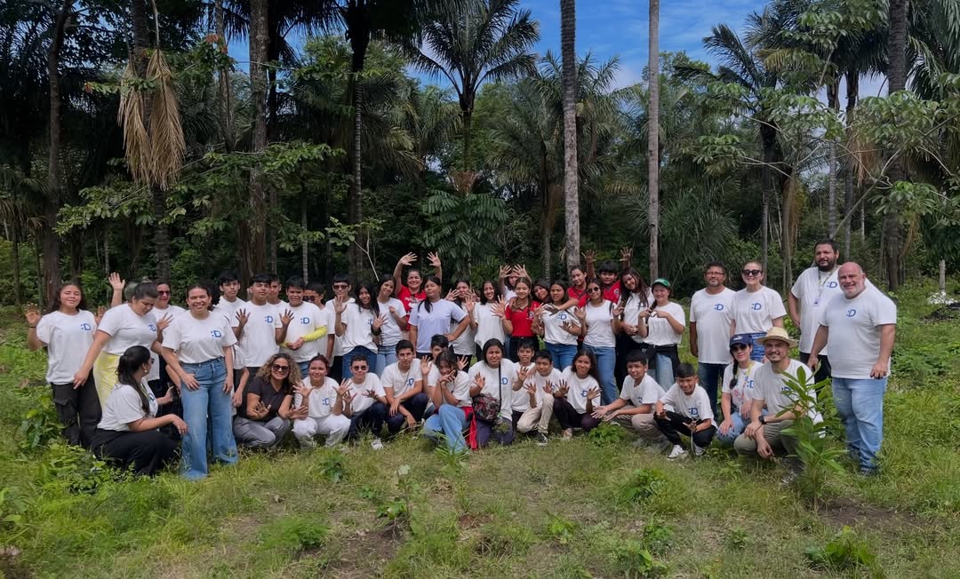 Celebrar 41 anos é semear o futuro 🌱💙

A Fundação Rede Amazônica comemorou a data com plantio de mudas no Mainã (Puraquequara), em parceria com a TreeEarth e a Escola São Sebastião, reforçando o compromisso com a Amazônia 🌎✨

#FundaçãoRedeAmazônica #41Anos