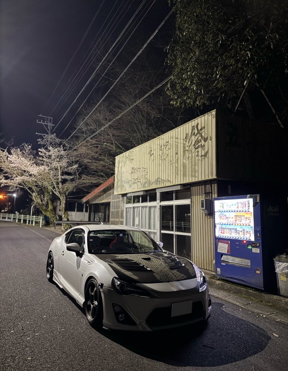 うまる tweet media