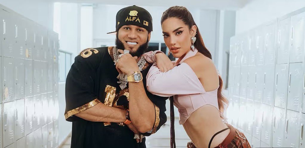KimLoaizaColima's tweet photo. Si,Es Así de El alfa X Kim Loaiza esta a  340,194 Reproducciones para superar la marca de 100M de vistas en YOUTUBE. https://t.co/osXtbQTRbX