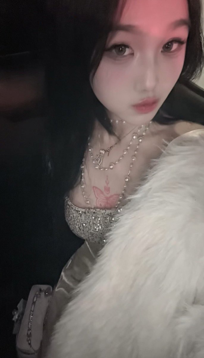 Hannah ♠️ tweet media