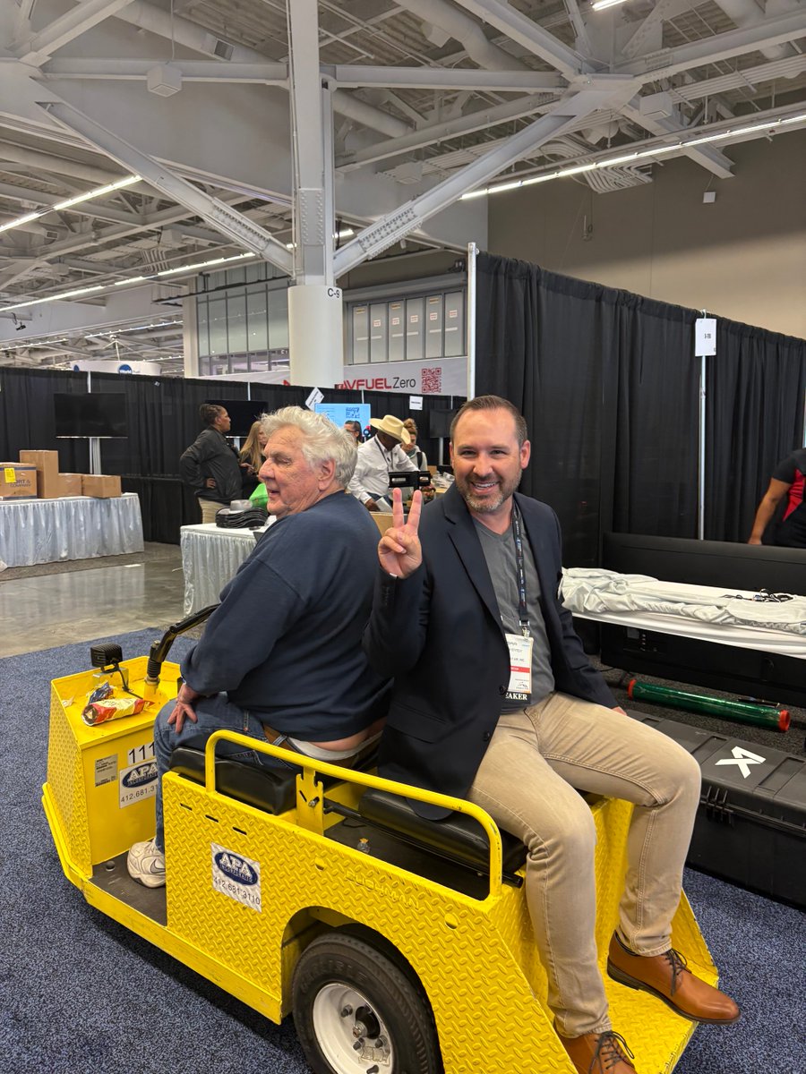 Chantilly Air tweet media