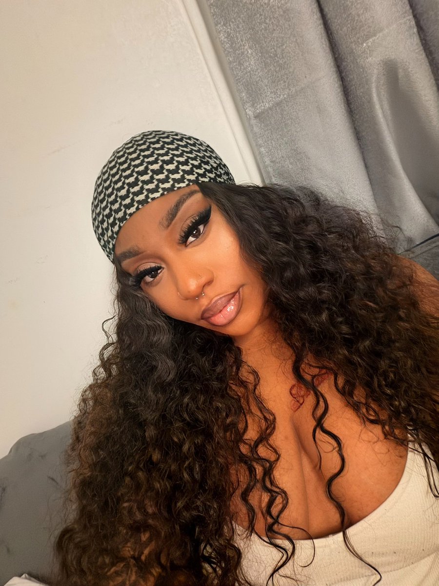 LA TATOUÉE➰ tweet media