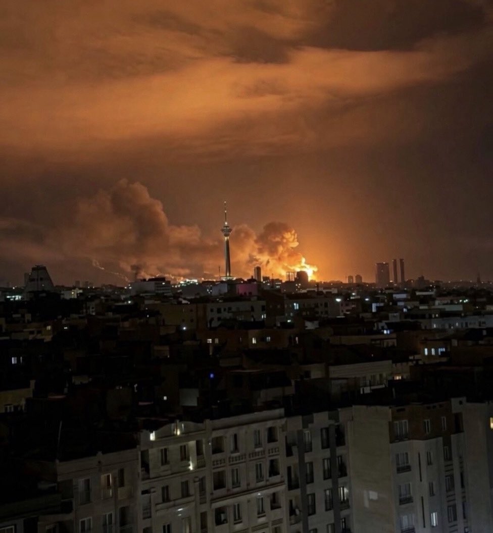 پاداش tweet media