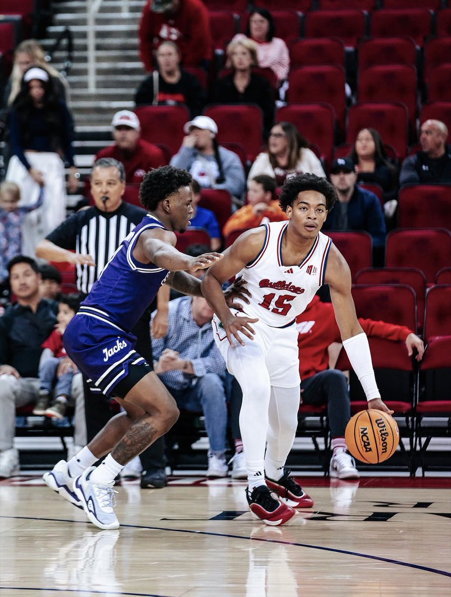 Tobias Bass tweet media